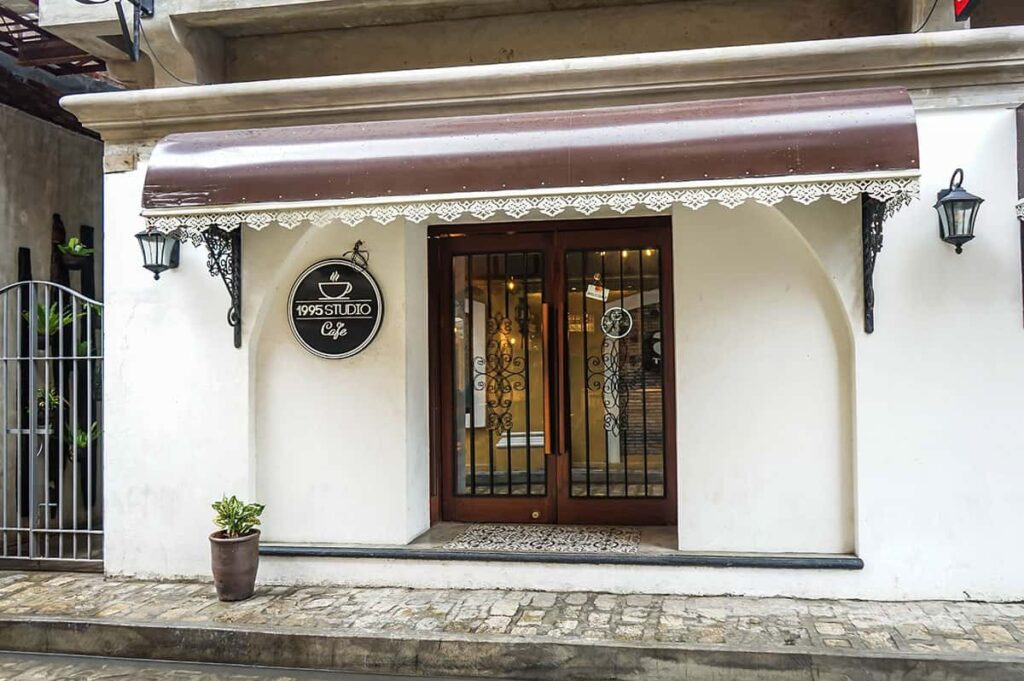 1995 Studio Cafe