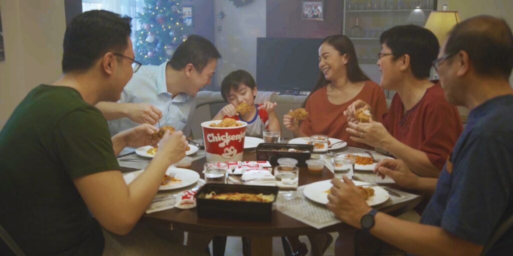 Eating together with family