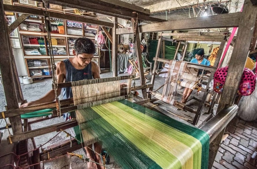 Go weaving and let your artistic side take over