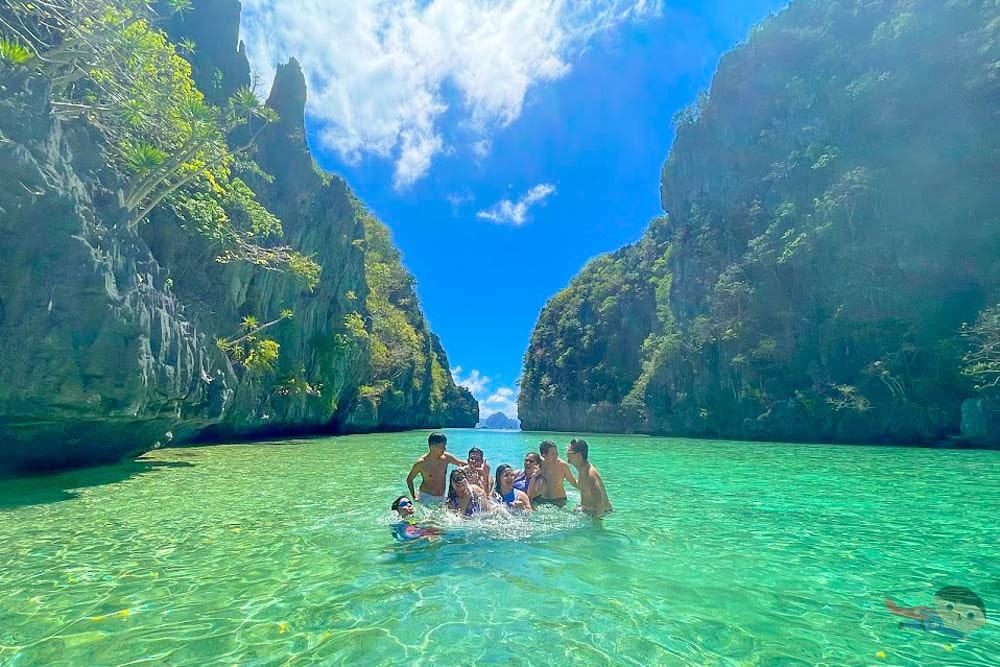 Be enchanted by El Nido's lagoon and beaches