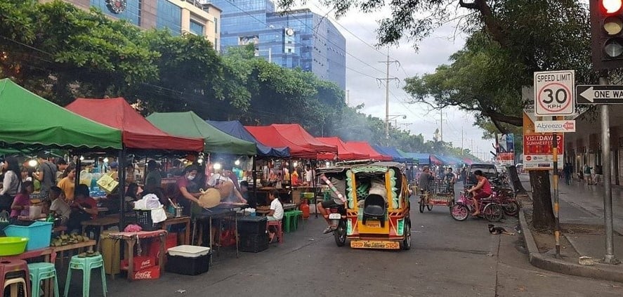 Explore Roxas Night Market