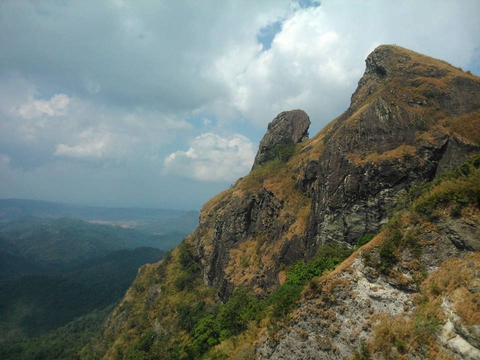Hike Mt. Pico de Loro
