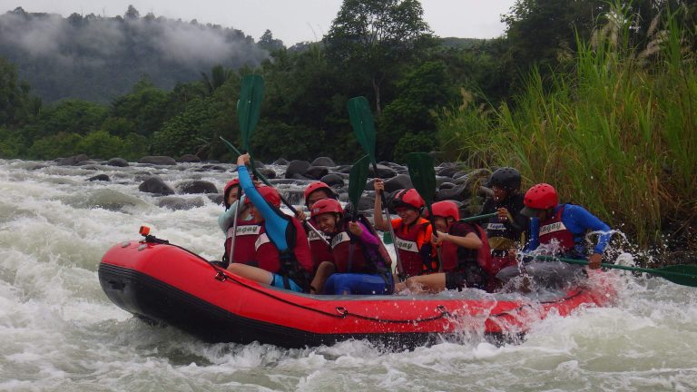 Indulge in white water rafting at Cagayan de Oro