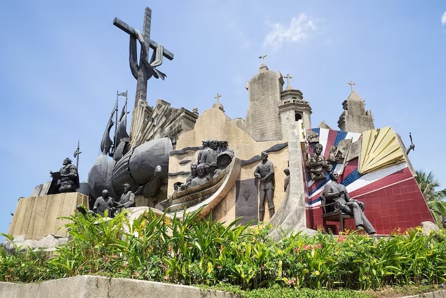 Stop by at Cebu Heritage Monument