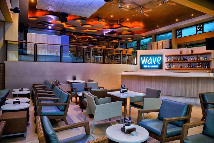 Wave Bar and Lounge