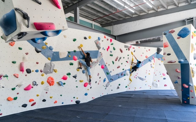 Bouldering at the Bouldering Hive