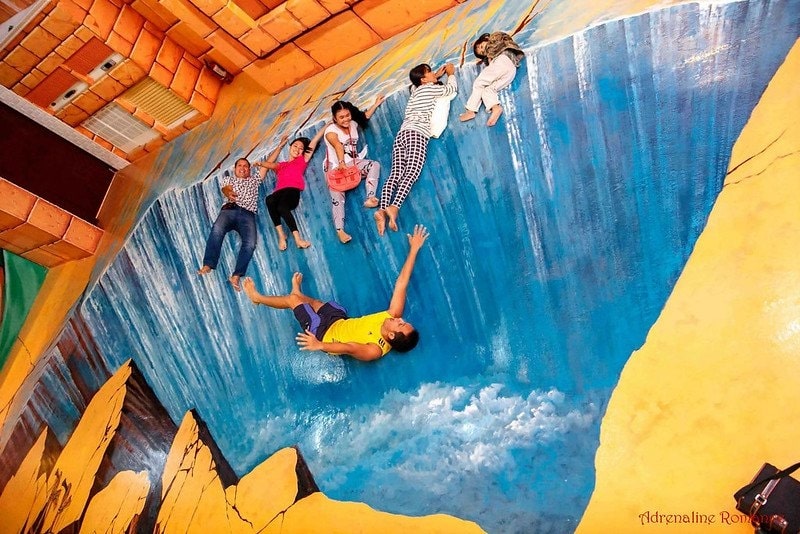 Explore and have fun at Cebu Happy World Museum Miracle Art