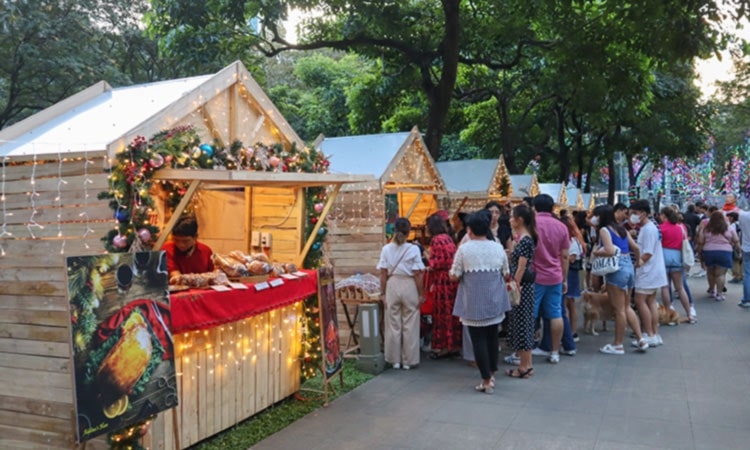 Indulge in some traditional Filipino holiday food