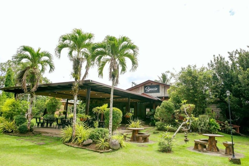 Pamper yourselves with a couple's spa retreat in Spacio Caliraya