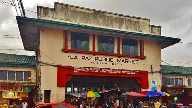 Try the famous “La Paz Batchoy” in La Paz Public Market