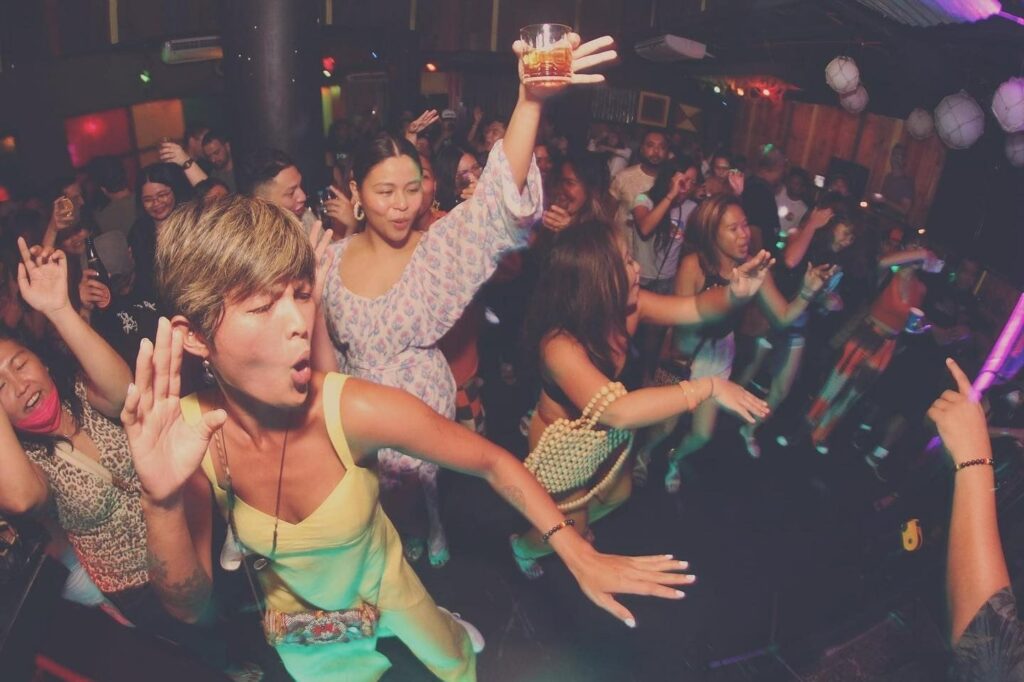 Drink, party, and bar hop around Poblacion