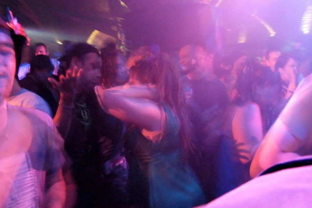 Party the night away in Boracay’s bars and clubs