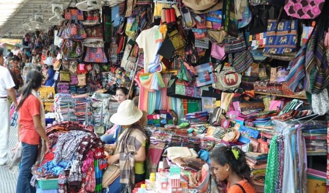 Shop, bargain, and buy souvenirs at Divisoria’s flea market