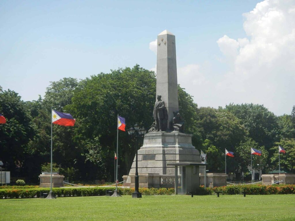 Visit the Luneta Park