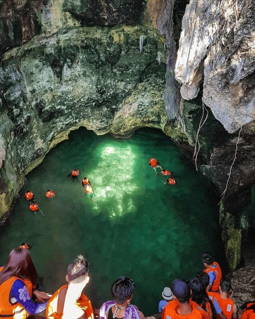 Go cave cliff jumping at Marcos Island